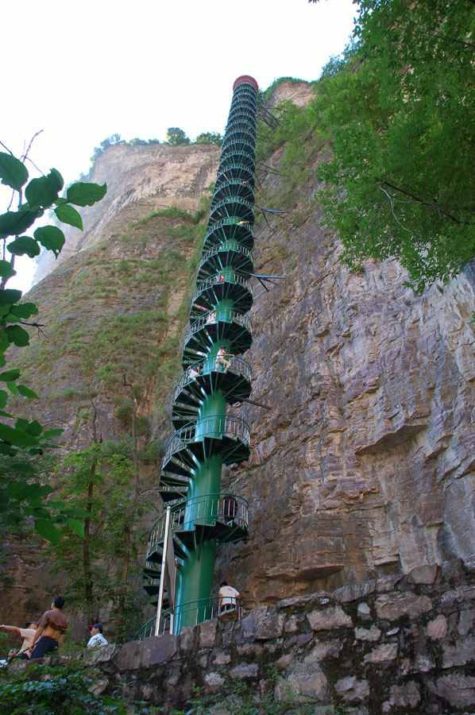 china-boasts-a-huge-spiral-staircase-3